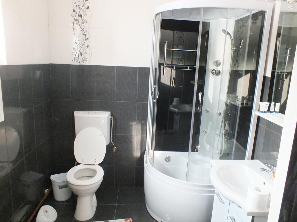Pensiunea Eliza Hotel Podu Cosnii Phòng bức ảnh